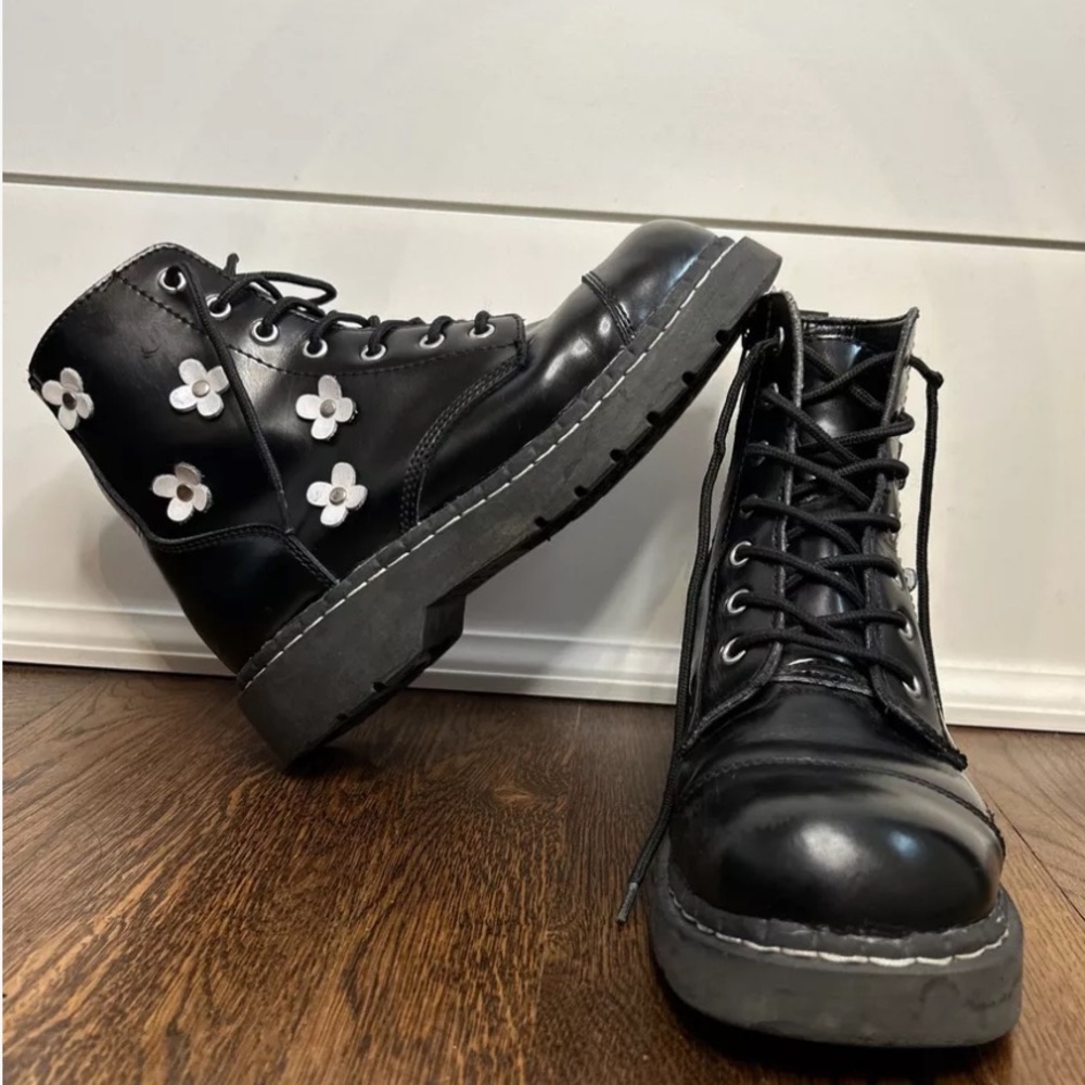 T.U.K daisy boots